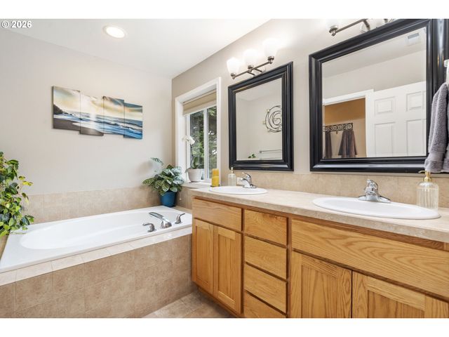 9613 Ne 157TH Ave, Vancouver, WA 98682
