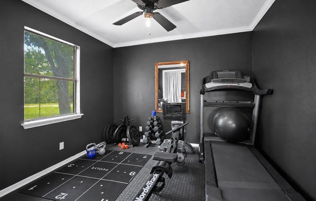 232 Fm 2628 Road, Huntsville, TX 77320