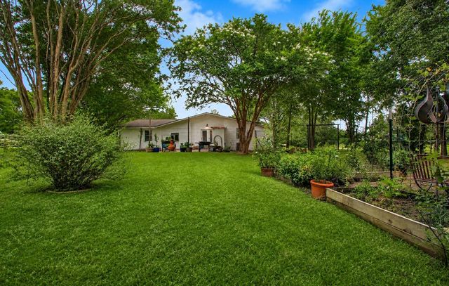 232 Fm 2628 Road, Huntsville, TX 77320