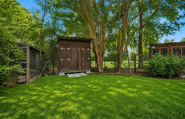 232 Fm 2628 Road, Huntsville, TX 77320