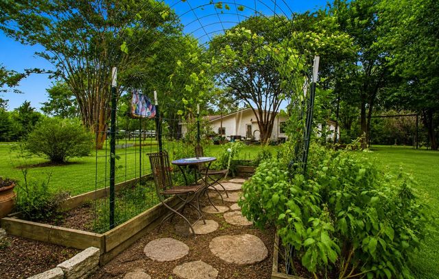 232 Fm 2628 Road, Huntsville, TX 77320