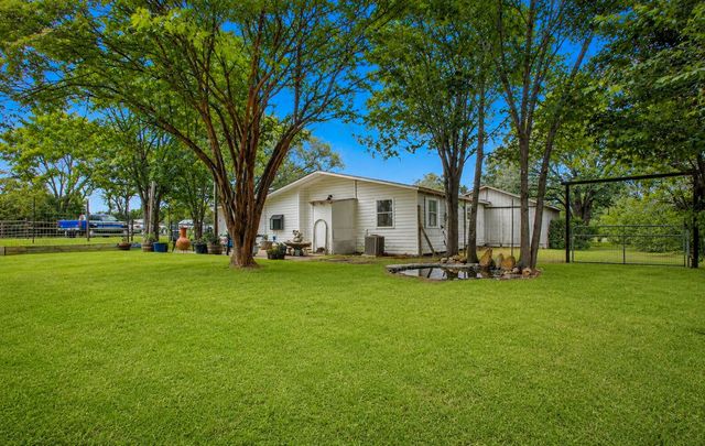 232 Fm 2628 Road, Huntsville, TX 77320