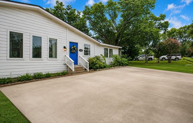 232 Fm 2628 Road, Huntsville, TX 77320