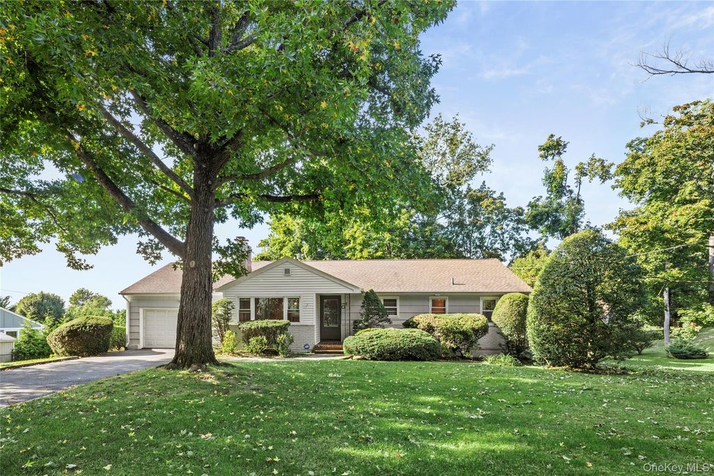14 Sunview Drive, Glen Cove, NY 11542