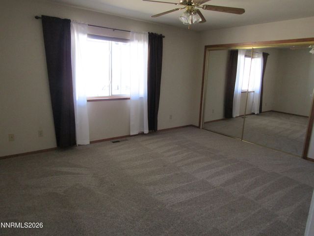 15 Juniper Way, Yerington, NV 89447