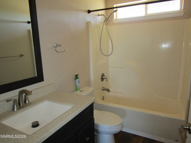 15 Juniper Way, Yerington, NV 89447