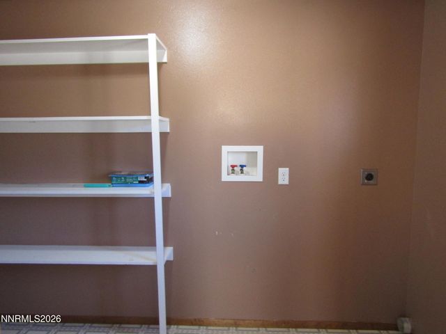15 Juniper Way, Yerington, NV 89447