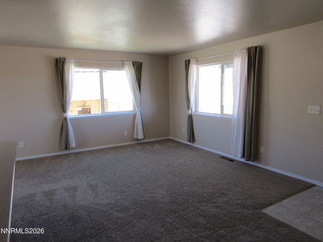 15 Juniper Way, Yerington, NV 89447