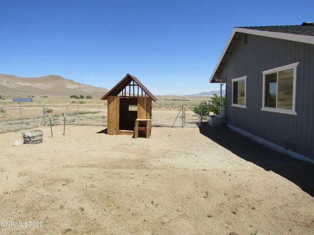 15 Juniper Way, Yerington, NV 89447