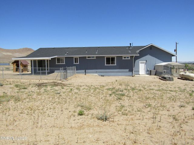 15 Juniper Way, Yerington, NV 89447