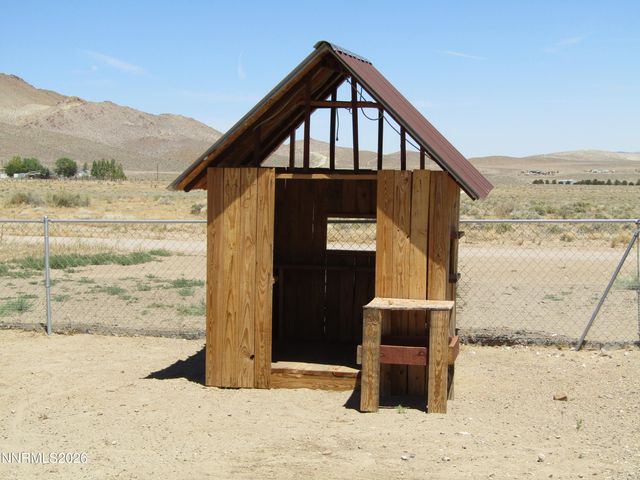 15 Juniper Way, Yerington, NV 89447