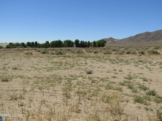 15 Juniper Way, Yerington, NV 89447