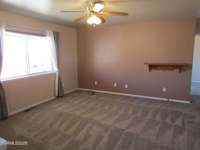 15 Juniper Way, Yerington, NV 89447