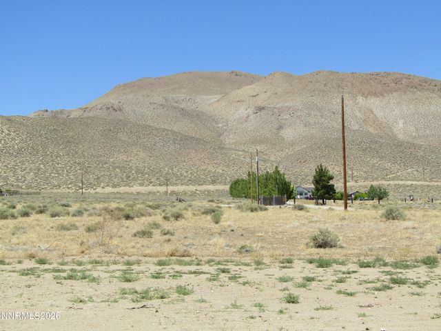 15 Juniper Way, Yerington, NV 89447