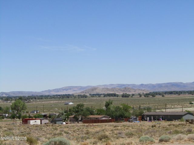 15 Juniper Way, Yerington, NV 89447