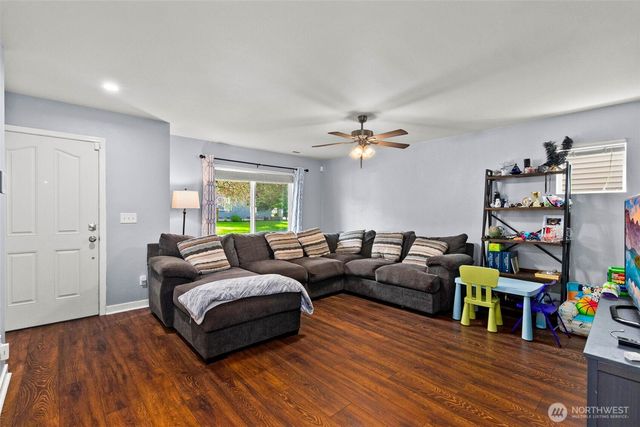 875 Candlestick Lane SW, Tumwater, WA 98512