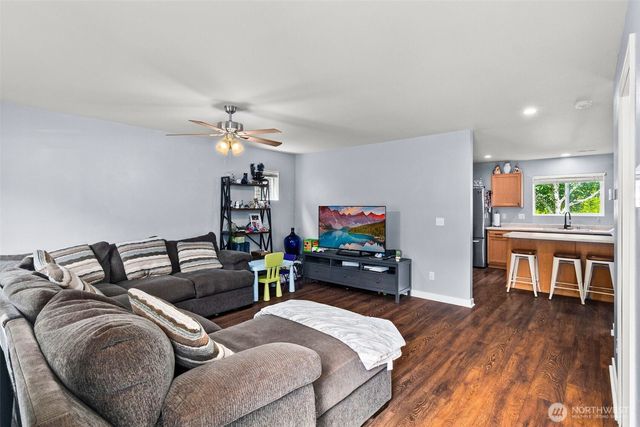 875 Candlestick Lane SW, Tumwater, WA 98512