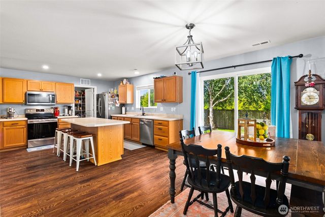 875 Candlestick Lane SW, Tumwater, WA 98512