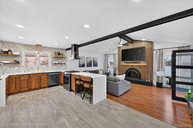 14327 Lakeshore Drive, Sterling Heights, MI 48313