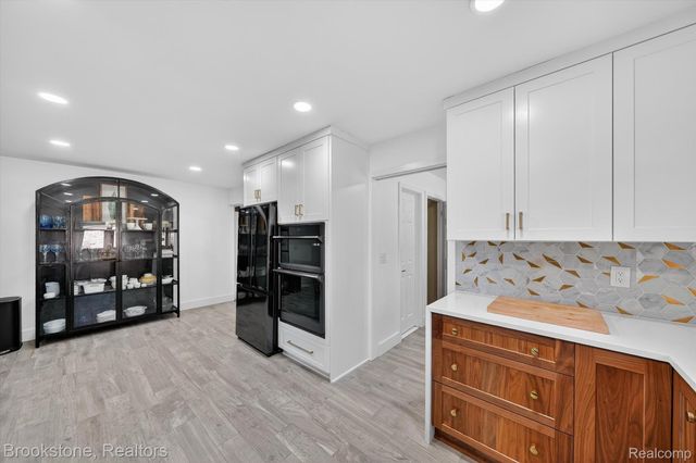 14327 Lakeshore Drive, Sterling Heights, MI 48313
