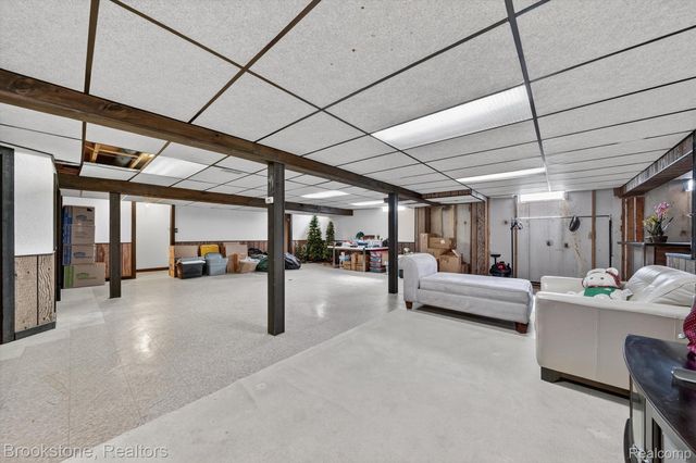 14327 Lakeshore Drive, Sterling Heights, MI 48313