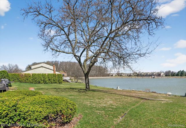 14327 Lakeshore Drive, Sterling Heights, MI 48313