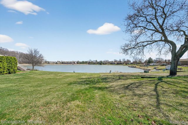 14327 Lakeshore Drive, Sterling Heights, MI 48313