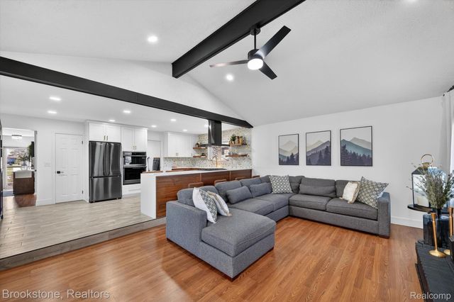 14327 Lakeshore Drive, Sterling Heights, MI 48313
