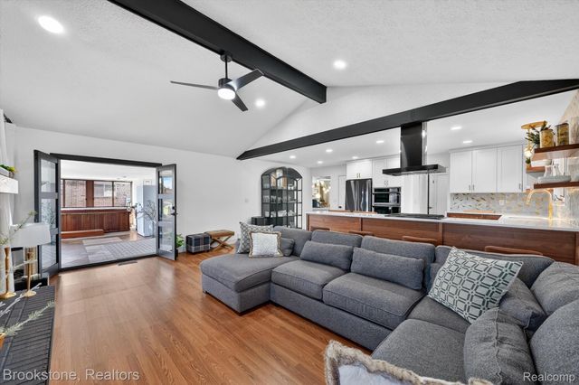 14327 Lakeshore Drive, Sterling Heights, MI 48313