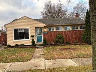 20020 Shady Lane Avenue, Saint Clair Shores, MI 48080