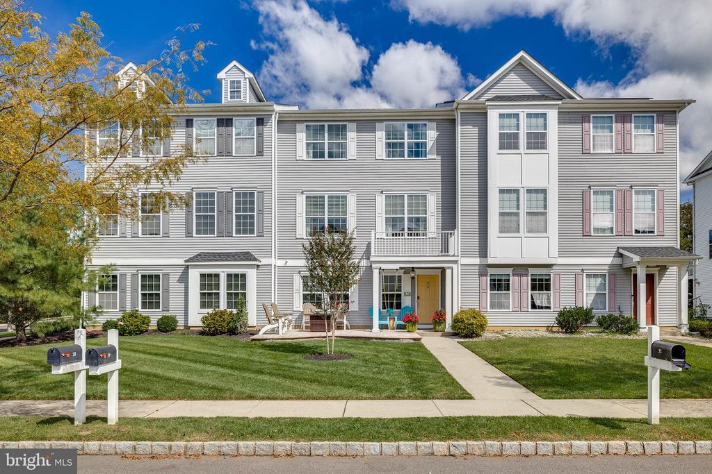 30 MOUNTIE LN, CHESTERFIELD, NJ 08515 — exterior