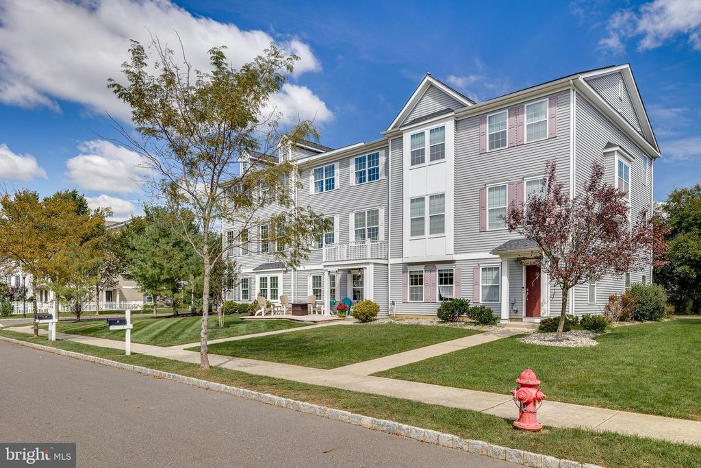 30 MOUNTIE LN, CHESTERFIELD, NJ 08515 — photo 2