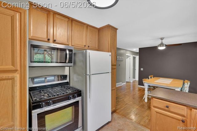 6076 Wild Turkey Road, Grand Blanc, MI 48439