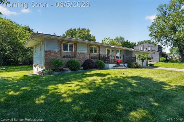 6076 Wild Turkey Road, Grand Blanc, MI 48439
