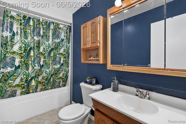 6076 Wild Turkey Road, Grand Blanc, MI 48439
