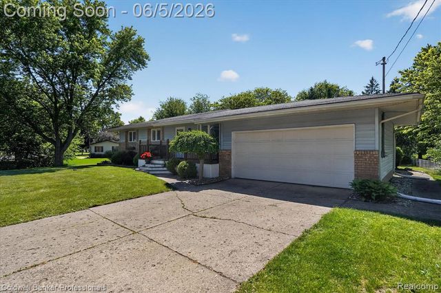 6076 Wild Turkey Road, Grand Blanc, MI 48439