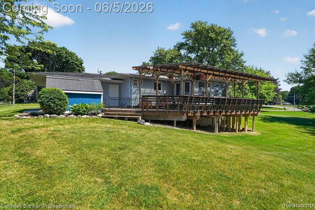 6076 Wild Turkey Road, Grand Blanc, MI 48439