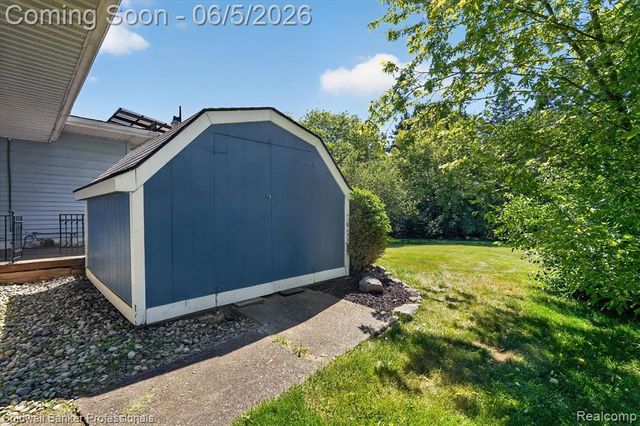 6076 Wild Turkey Road, Grand Blanc, MI 48439