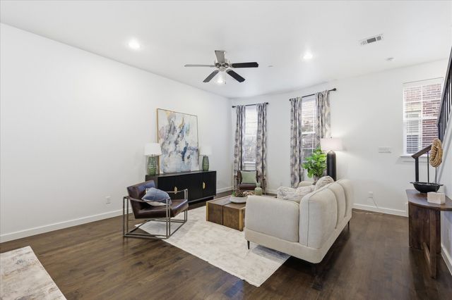 3200 Ross Avenue 28, Dallas, TX 75204