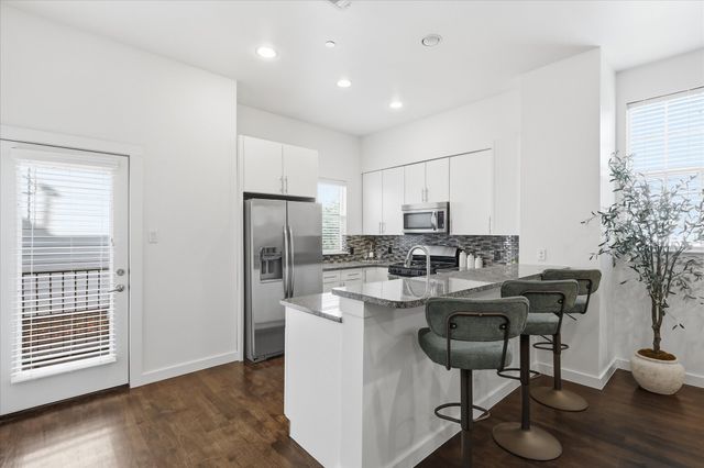 3200 Ross Avenue 28, Dallas, TX 75204