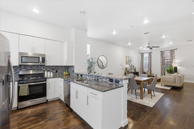 3200 Ross Avenue 28, Dallas, TX 75204