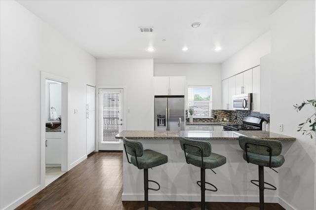 3200 Ross Avenue 28, Dallas, TX 75204