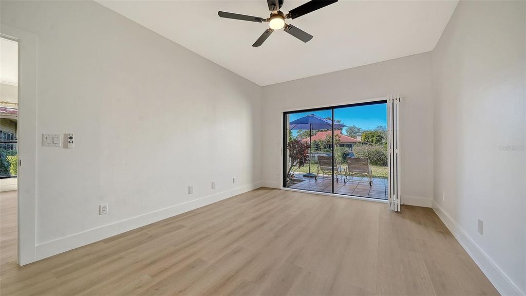 Image 21 of property listing at 5039 KESTRAL PARK 67, Sarasota, FL 34231