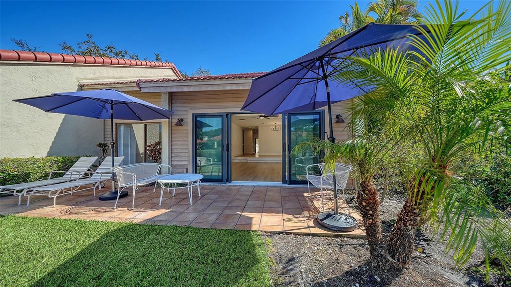 Image 29 of property listing at 5039 KESTRAL PARK 67, Sarasota, FL 34231