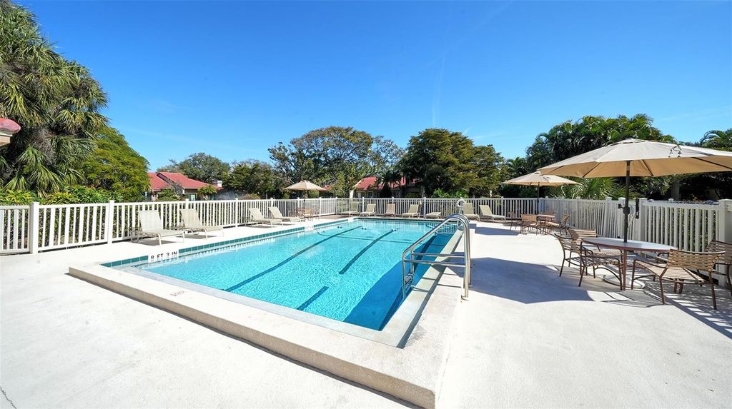 Image 37 of property listing at 5039 KESTRAL PARK 67, Sarasota, FL 34231