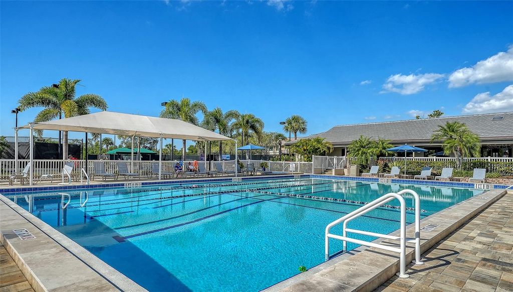 Image 46 of property listing at 5039 KESTRAL PARK 67, Sarasota, FL 34231