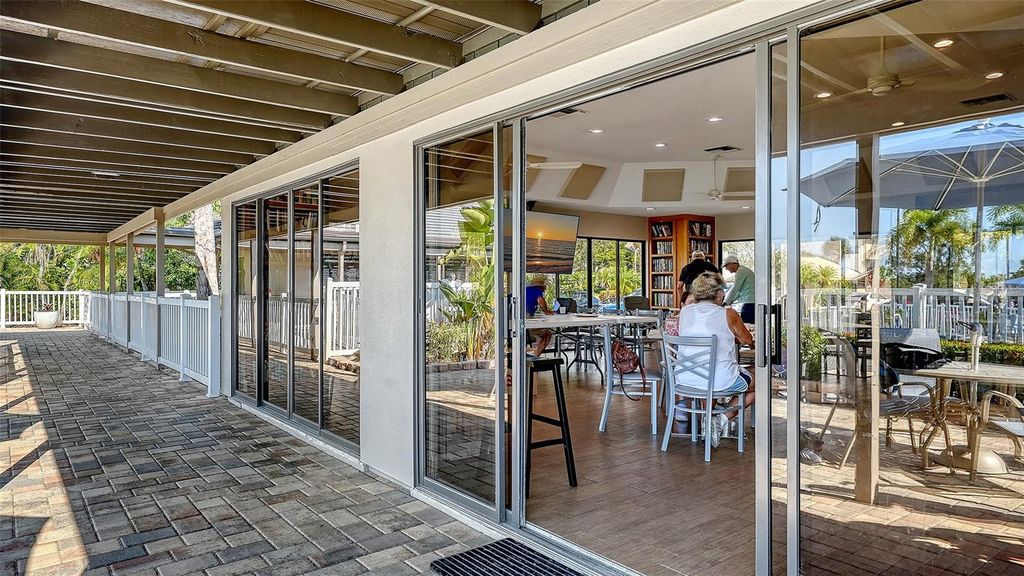 Image 51 of property listing at 5039 KESTRAL PARK 67, Sarasota, FL 34231