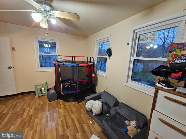 1533 E EMMAUS AVE, Allentown, PA 18103