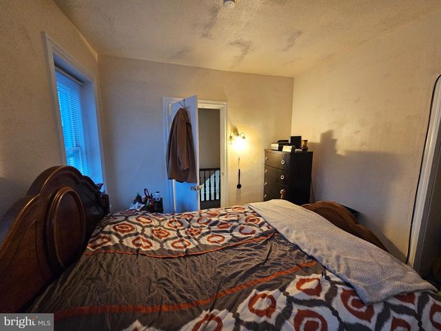 1533 E EMMAUS AVE, Allentown, PA 18103