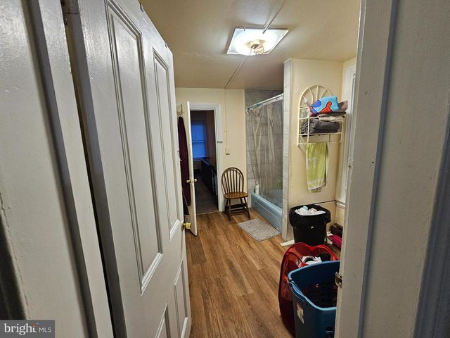 1533 E EMMAUS AVE, Allentown, PA 18103